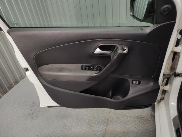 Volkswagen Polo V с пробегом 2014 года, цена 667 000 рублей, 184237 км, седан, Автокод Объявления