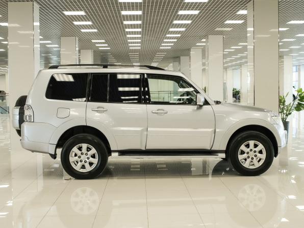 Mitsubishi Pajero IV Рестайлинг 1 с пробегом 2011 года, цена 1 766 000 рублей, 193897 км, внедорожник, Автокод Объявления