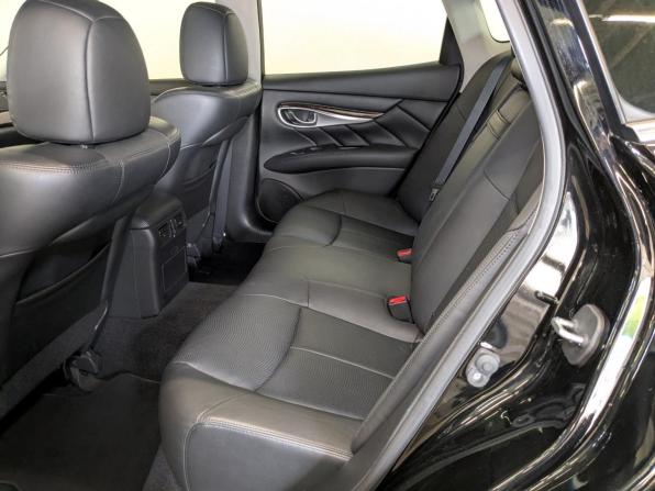 Infiniti Q70 I Рестайлинг с пробегом 2015 года, цена 2 425 000 рублей, 93317 км, седан, Автокод Объявления