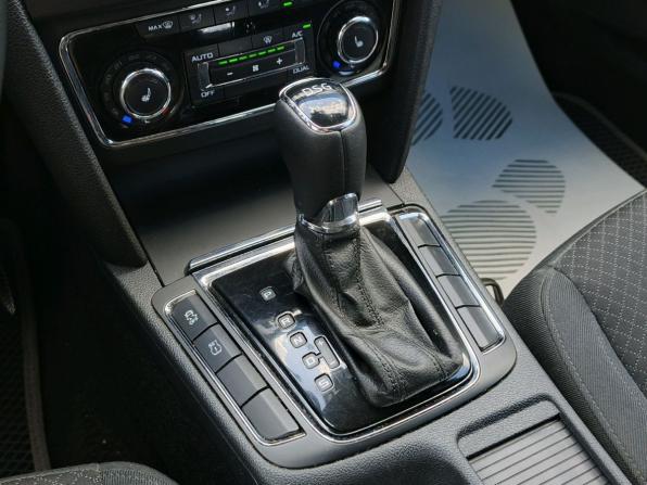 Skoda Superb II Рестайлинг с пробегом 2013 года, цена 879 000 рублей, 268196 км, лифтбек, Автокод Объявления