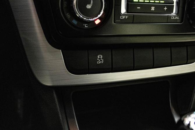 Skoda Yeti I Рестайлинг с пробегом 2014 года, цена 1 249 000 рублей, 81670 км, внедорожник, Автокод Объявления
