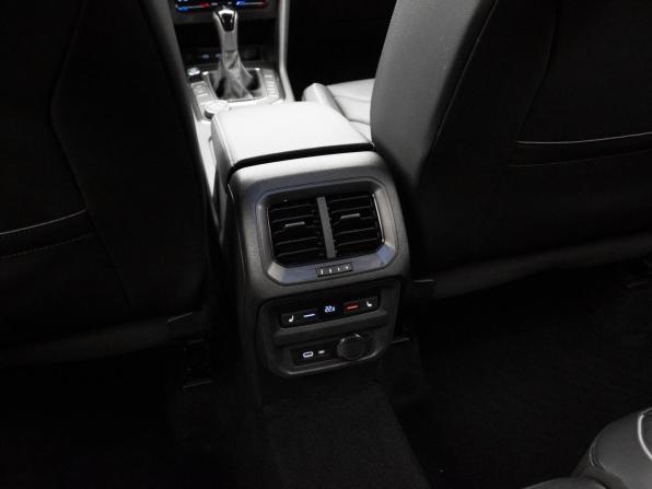 Volkswagen Tiguan II Рестайлинг с пробегом 2021 года, цена 4 140 000 рублей, 68240 км, внедорожник, Автокод Объявления