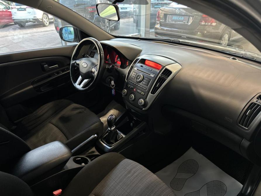 Kia Ceed I Рестайлинг Санкт-Петербург  - изображение 33