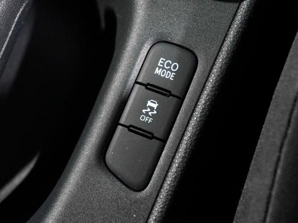 Toyota Yaris IV с пробегом 2020 года, цена 990 500 рублей, 104053 км, хэтчбек, Автокод Объявления