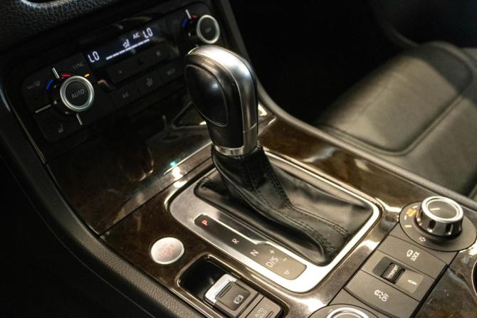 Volkswagen Touareg II с пробегом 2013 года, цена 2 089 000 рублей, 179923 км, внедорожник, Автокод Объявления