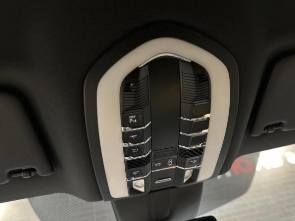Porsche Macan I Рестайлинг с пробегом 2021 года, цена 5 720 000 рублей, 77040 км, внедорожник, Автокод Объявления