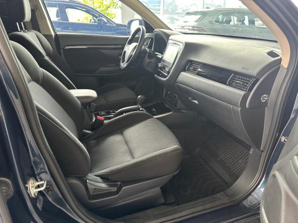 Mitsubishi Outlander III Рестайлинг 3 с пробегом 2021 года, цена 2 425 000 рублей, 20500 км, внедорожник, Автокод Объявления