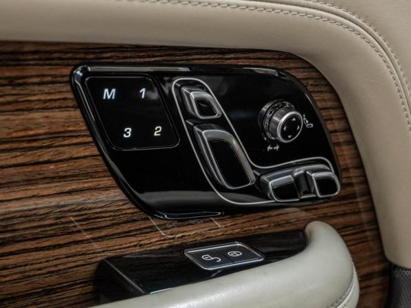Land Rover Range Rover IV Рестайлинг с пробегом 2018 года, цена 7 035 000 рублей, 239537 км, внедорожник, Автокод Объявления