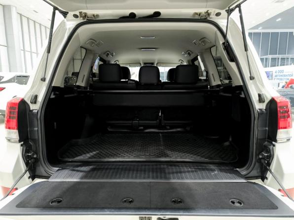 Toyota Land Cruiser 200 Series Рестайлинг 2 с пробегом 2020 года, цена 6 099 000 рублей, 221103 км, внедорожник, Автокод Объявления