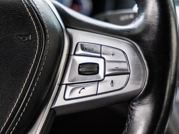 BMW 7 серии VI (G11/G12) с пробегом 2016 года, цена 3 098 000 рублей, 253653 км, седан, Автокод Объявления