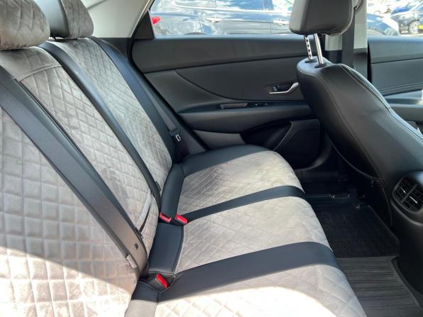 Hyundai Elantra VII (CN7) с пробегом 2021 года, цена 2 350 000 рублей, 21950 км, седан, Автокод Объявления