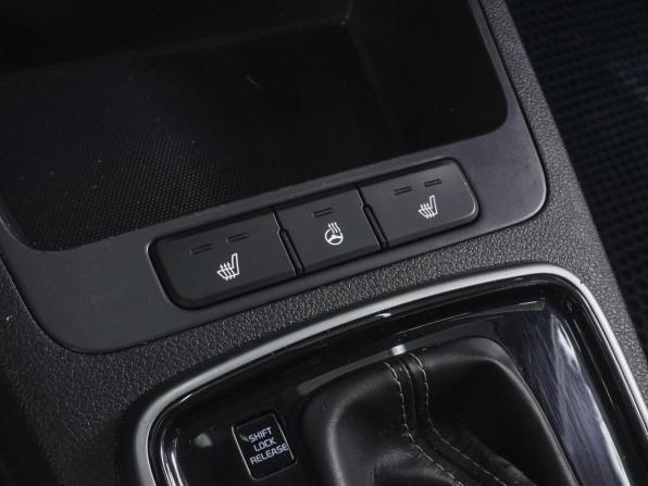 Kia Rio IV Рестайлинг с пробегом 2021 года, цена 1 570 000 рублей, 88287 км, седан, Автокод Объявления