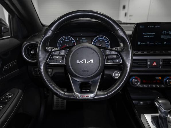 Kia Cerato IV Рестайлинг с пробегом 2022 года, цена 2 395 000 рублей, 106646 км, седан, Автокод Объявления