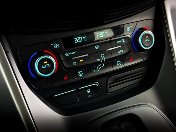 Ford Kuga II Рестайлинг с пробегом 2018 года, цена 1 745 000 рублей, 71174 км, внедорожник, Автокод Объявления
