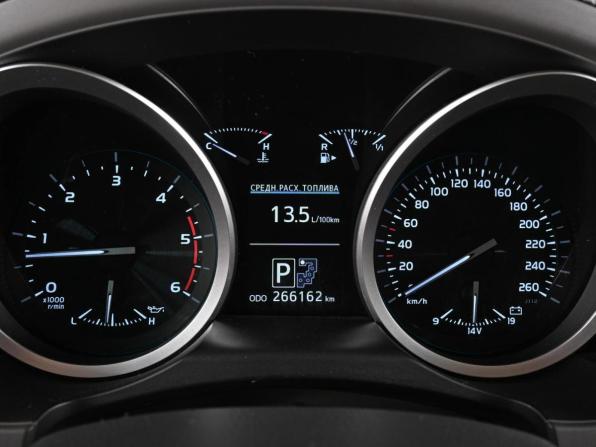 Toyota Land Cruiser 200 Series Рестайлинг 1 с пробегом 2015 года, цена 4 799 000 рублей, 266162 км, внедорожник, Автокод Объявления