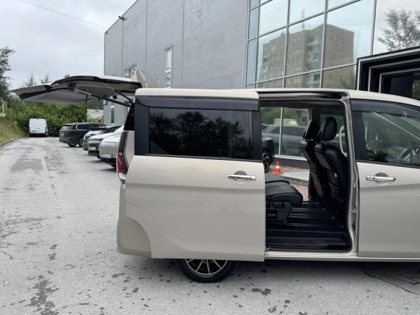 Nissan Serena V (C27) с пробегом 2016 года, цена 1 499 000 рублей, 211269 км, минивэн, Автокод Объявления