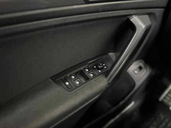Volkswagen Tiguan II с пробегом 2019 года, цена 2 549 000 рублей, 122637 км, внедорожник, Автокод Объявления