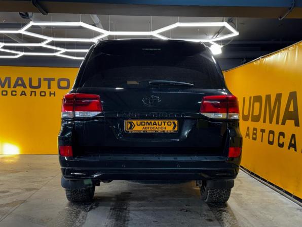 Toyota Land Cruiser 200 Series Рестайлинг 2 с пробегом 2015 года, цена 3 799 000 рублей, 330000 км, внедорожник, Автокод Объявления