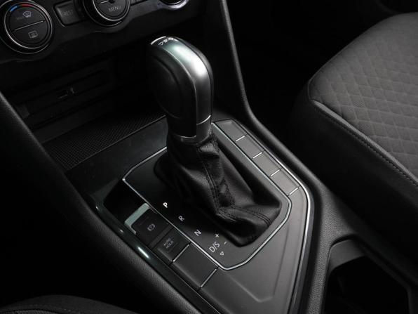 Volkswagen Tiguan II с пробегом 2018 года, цена 2 199 000 рублей, 101164 км, внедорожник, Автокод Объявления
