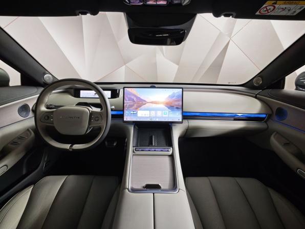 Exeed Exlantix ES с пробегом 2025 года, цена 4 400 000 рублей, 15021 км, седан, Автокод Объявления