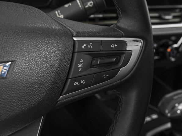 Chevrolet Monza II Рестайлинг с пробегом 2023 года, цена 1 624 000 рублей, 45185 км, седан, Автокод Объявления
