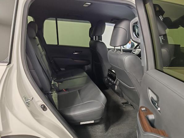Toyota Land Cruiser 300 Series с пробегом 2022 года, цена 8 999 000 рублей, 104712 км, внедорожник, Автокод Объявления