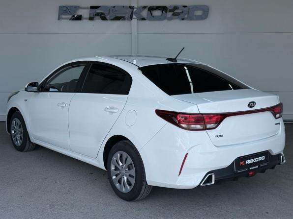 Kia Rio IV Рестайлинг с пробегом 2020 года, цена 1 599 000 рублей, 121000 км, седан, Автокод Объявления