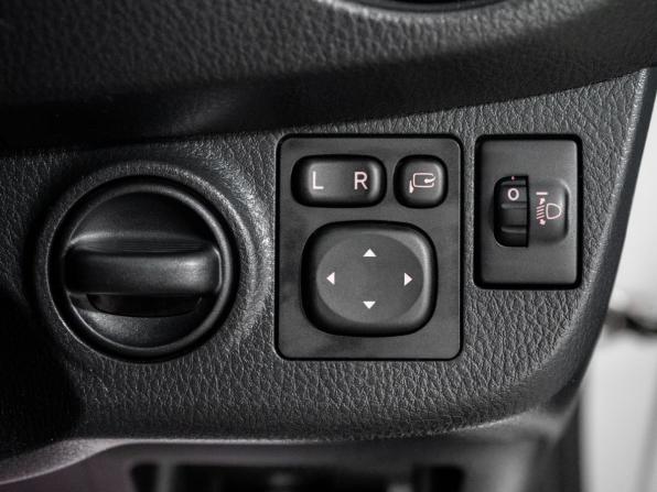 Toyota Vitz III (XP130) Рестайлинг 2 с пробегом 2017 года, цена 899 500 рублей, 186340 км, хэтчбек, Автокод Объявления