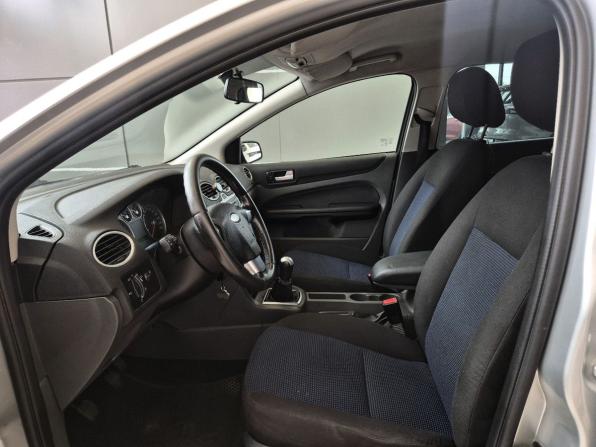 Ford Focus II с пробегом 2005 года, цена 299 000 рублей, 246642 км, седан, Автокод Объявления