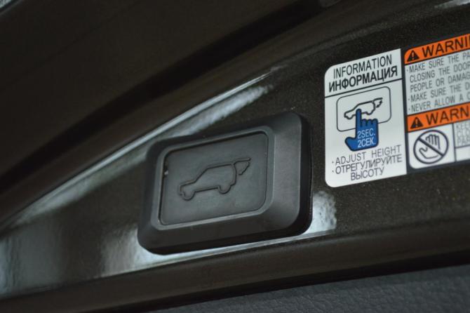 Toyota RAV4 IV (XA40) Рестайлинг с пробегом 2015 года, цена 2 475 000 рублей, 103000 км, внедорожник, Автокод Объявления