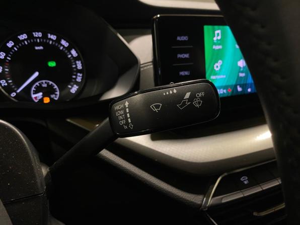 Skoda Octavia IV (A8) с пробегом 2021 года, цена 2 449 000 рублей, 77480 км, лифтбек, Автокод Объявления