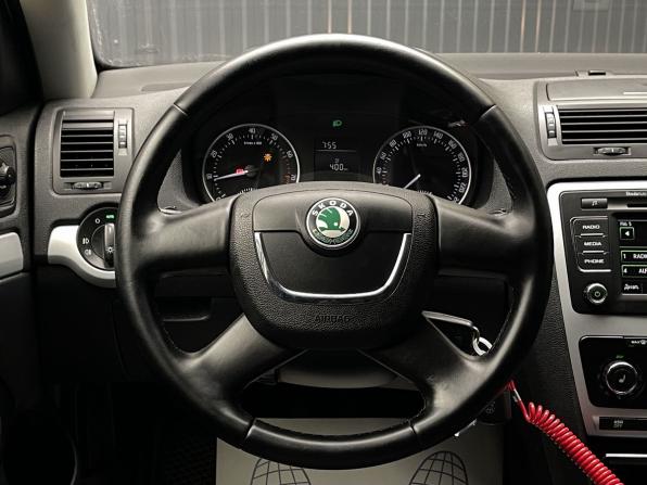 Skoda Octavia II (A5) Рестайлинг с пробегом 2011 года, цена 867 000 рублей, 157148 км, лифтбек, Автокод Объявления