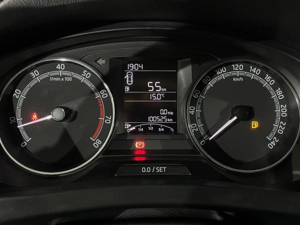 Skoda Rapid I с пробегом 2017 года, цена 1 170 000 рублей, 100225 км, лифтбек, Автокод Объявления