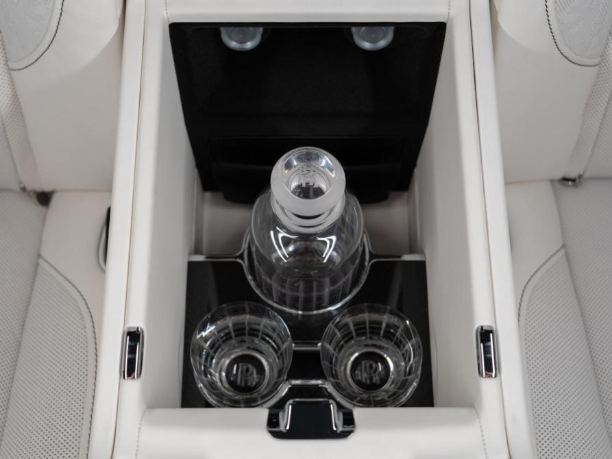 Rolls-Royce Cullinan I Рестайлинг Москва  - изображение 35