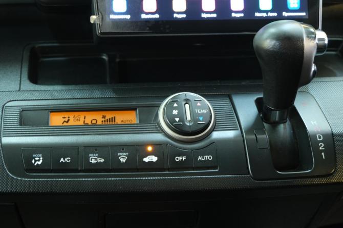 Honda Freed I с пробегом 2011 года, цена 1 249 000 рублей, 185000 км, компактвэн, Автокод Объявления