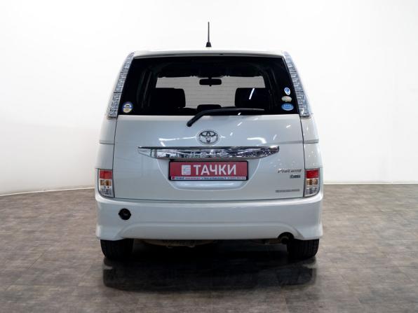 Toyota ISis I Рестайлинг с пробегом 2011 года, цена 1 245 000 рублей, 120000 км, компактвэн, Автокод Объявления