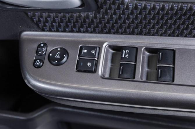 Honda Stepwgn V с пробегом 2015 года, цена 1 699 000 рублей, 165833 км, минивэн, Автокод Объявления