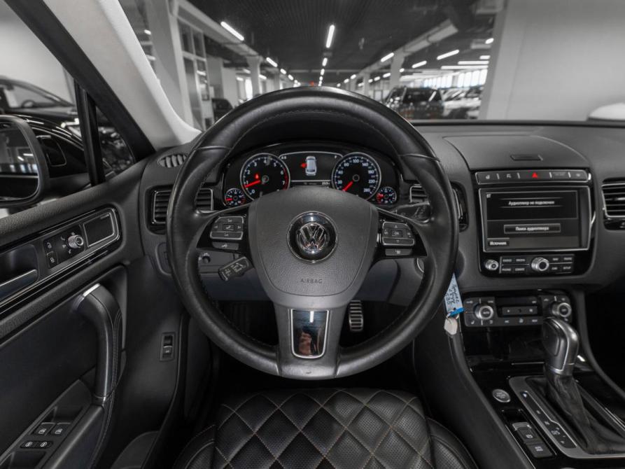 Volkswagen Touareg II Рестайлинг Москва  - изображение 11