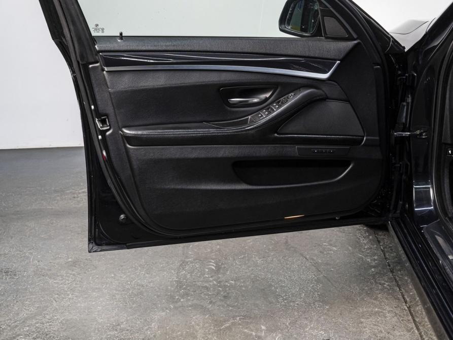 BMW 5 серии VI (F10/F11/F07) Рестайлинг Тюмень  - изображение 11