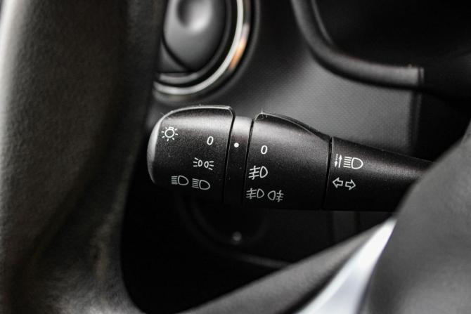 Renault Sandero II Рестайлинг с пробегом 2019 года, цена 989 000 рублей, 58257 км, хэтчбек, Автокод Объявления