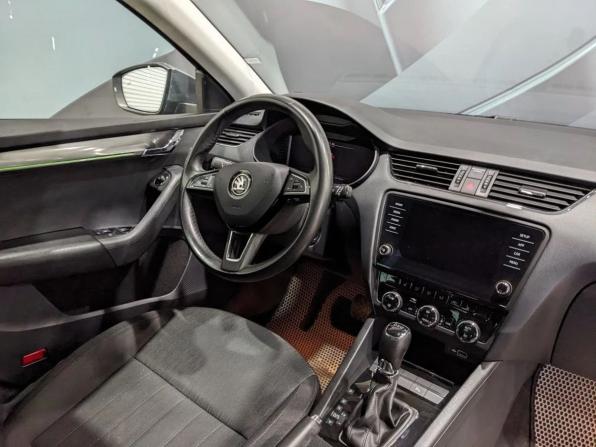 Skoda Octavia III (A7) Рестайлинг с пробегом 2019 года, цена 1 610 000 рублей, 207137 км, лифтбек, Автокод Объявления