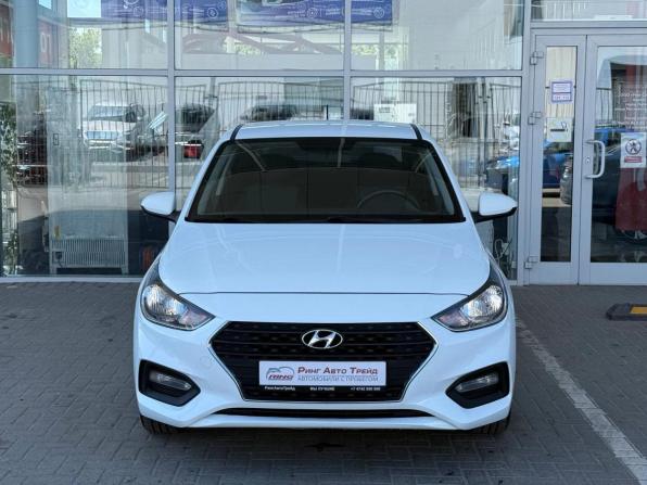Hyundai Solaris II с пробегом 2018 года, цена 1 079 000 рублей, 194000 км, седан, Автокод Объявления