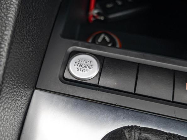 Volkswagen Jetta VI с пробегом 2012 года, цена 1 210 000 рублей, 204936 км, седан, Автокод Объявления