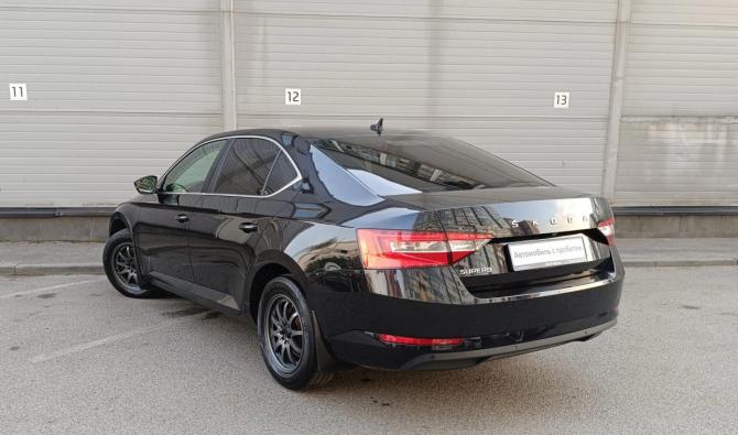 Skoda Superb III Рестайлинг с пробегом 2021 года, цена 2 419 000 рублей, 139031 км, лифтбек, Автокод Объявления
