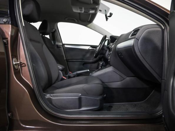 Volkswagen Jetta VI Рестайлинг с пробегом 2017 года, цена 1 069 777 рублей, 208463 км, седан, Автокод Объявления