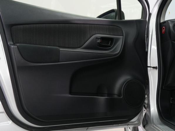 Toyota Vitz III (XP130) Рестайлинг 2 с пробегом 2018 года, цена 985 000 рублей, 97050 км, хэтчбек, Автокод Объявления