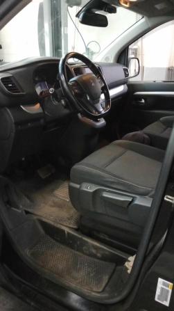 Peugeot Traveller I с пробегом 2018 года, цена 2 230 000 рублей, 228545 км, минивэн, Автокод Объявления