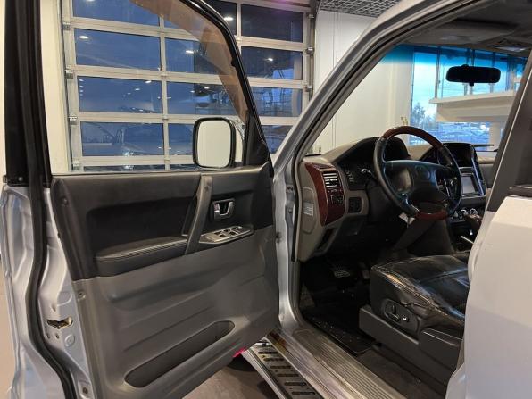 Mitsubishi Pajero III Рестайлинг с пробегом 2004 года, цена 679 000 рублей, 339857 км, внедорожник, Автокод Объявления