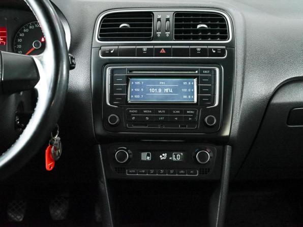 Volkswagen Polo V с пробегом 2013 года, цена 650 000 рублей, 251050 км, седан, Автокод Объявления
