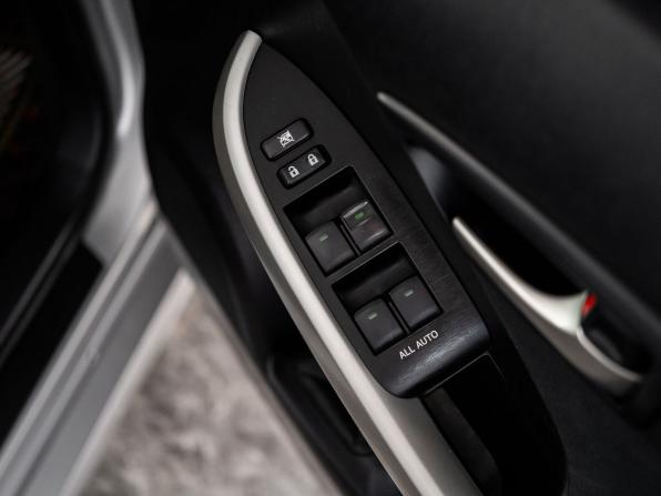 Toyota Prius III Рестайлинг (XW30) с пробегом 2012 года, цена 1 285 000 рублей, 161649 км, лифтбек, Автокод Объявления